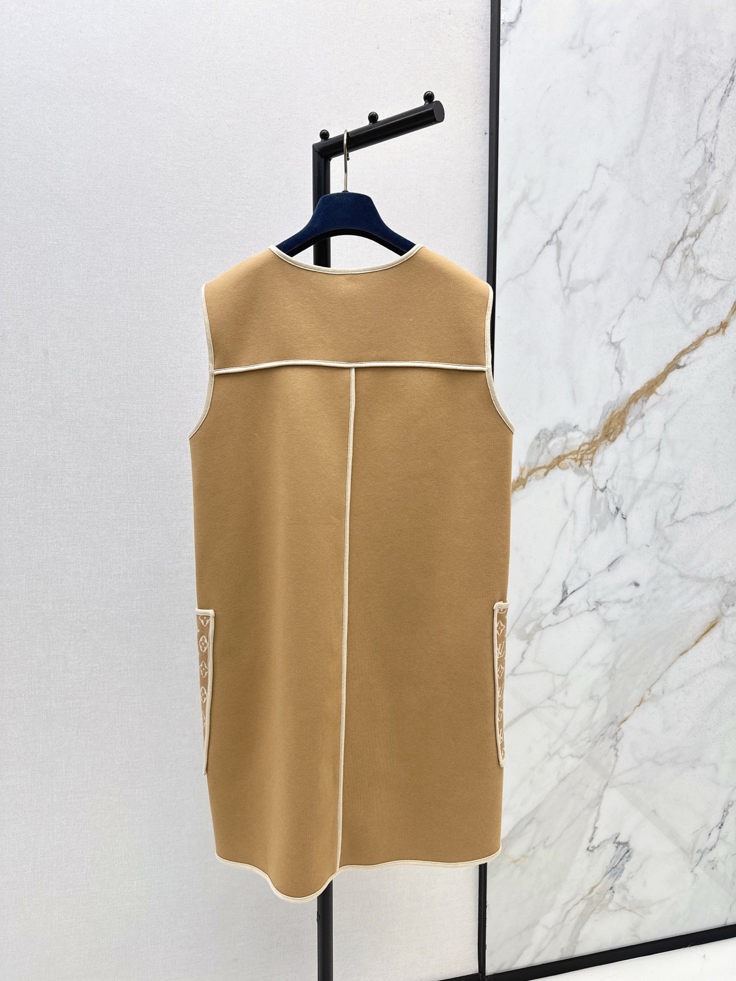 Loui* 25fw vest dress