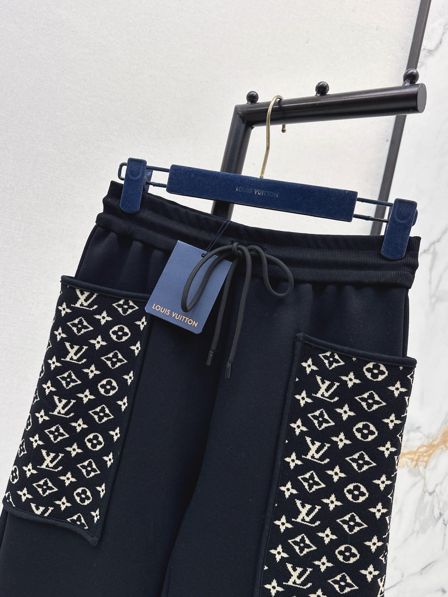 Loui* 25fw casual pants