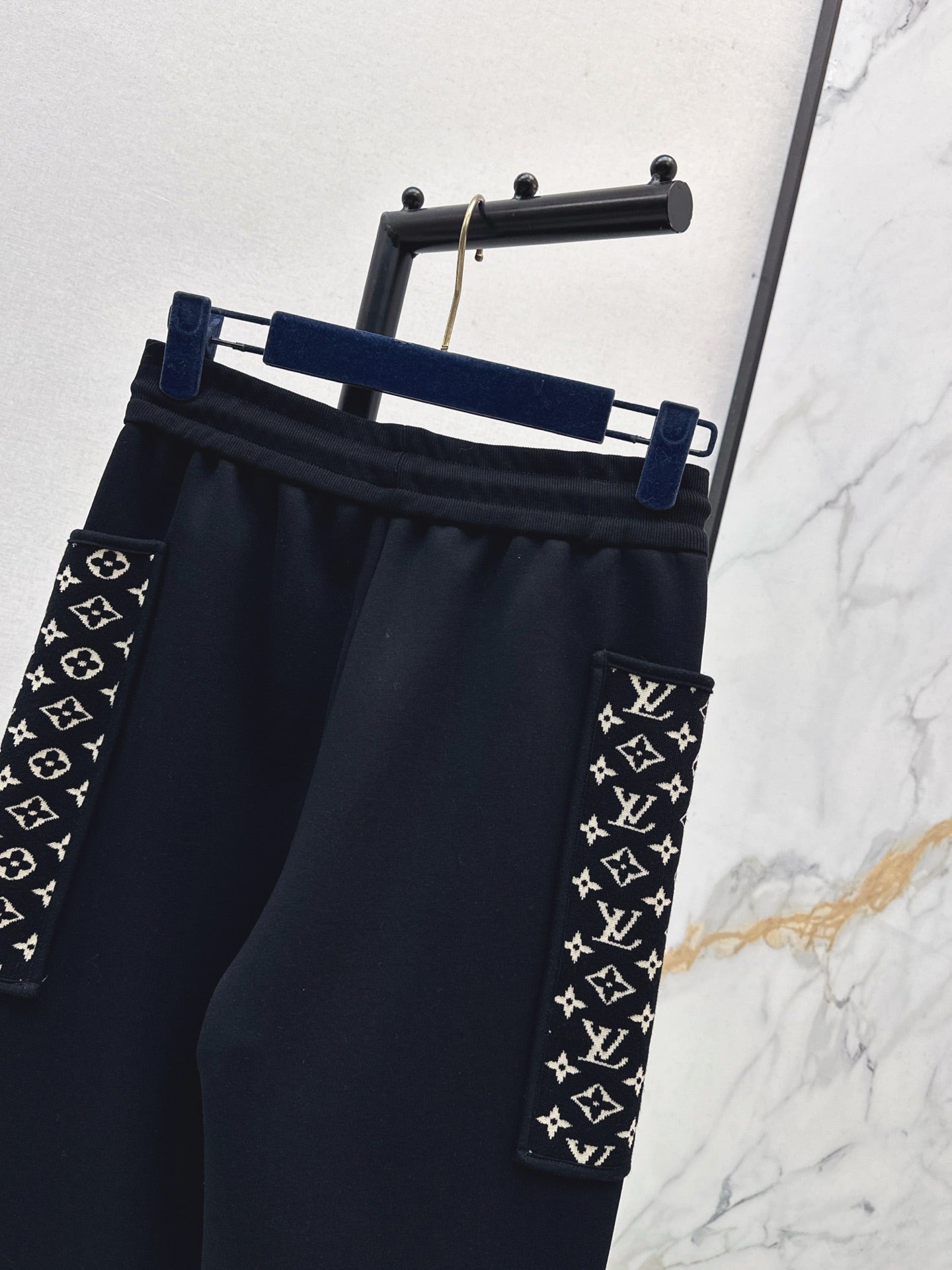 Loui* 25fw casual pants