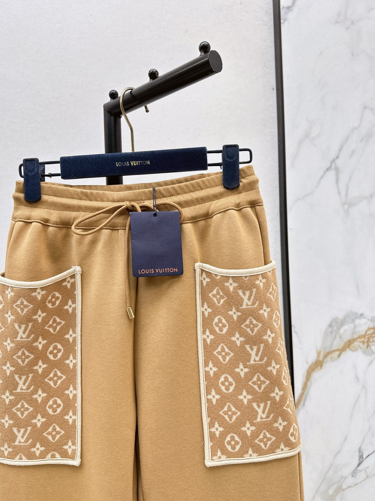 Loui* 25fw casual pants