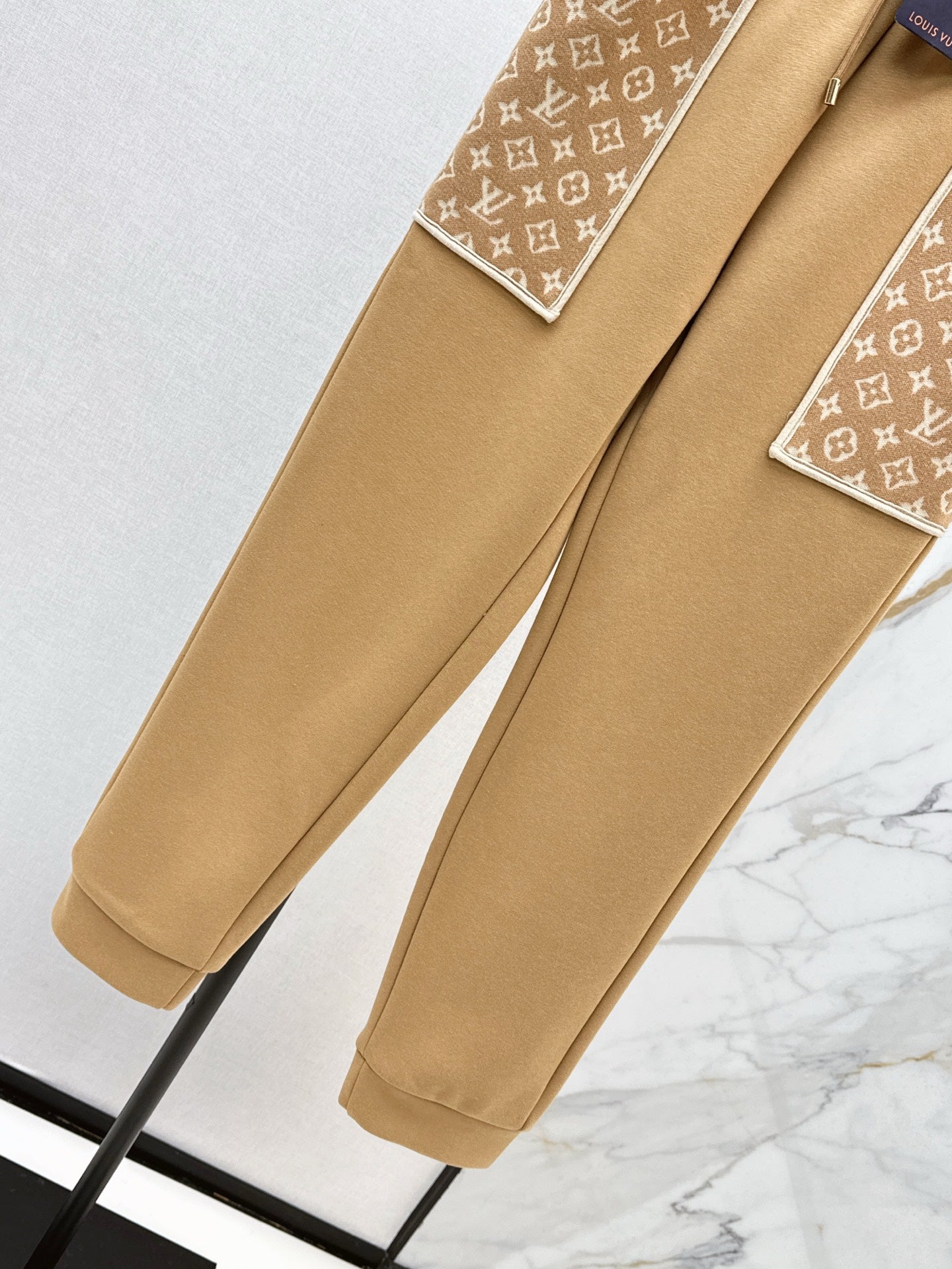 Loui* 25fw casual pants