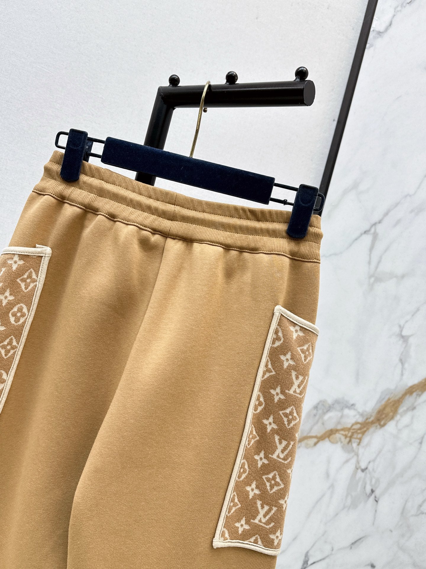 Loui* 25fw casual pants