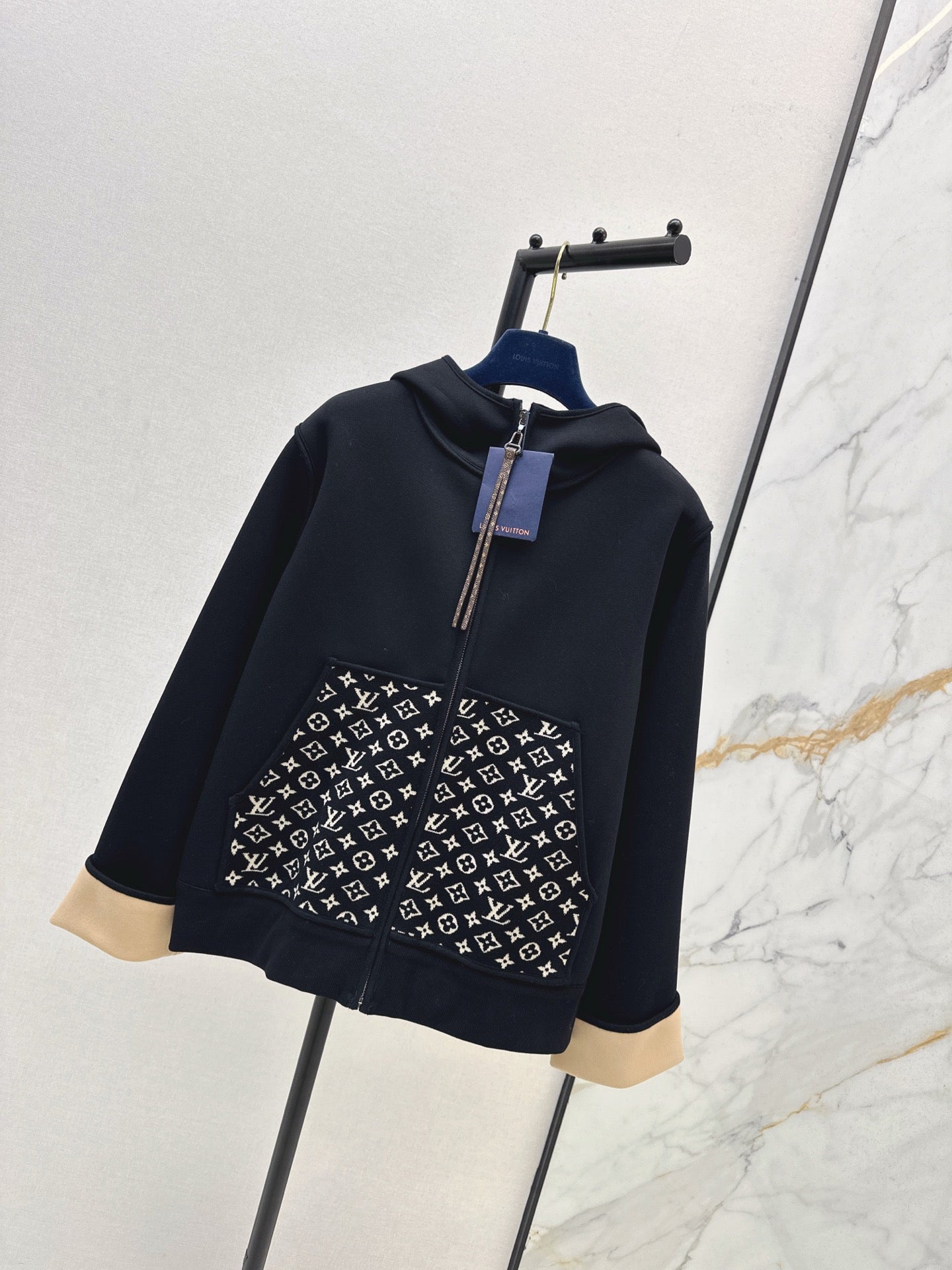 Loui* 25fw sweatshirt jacket