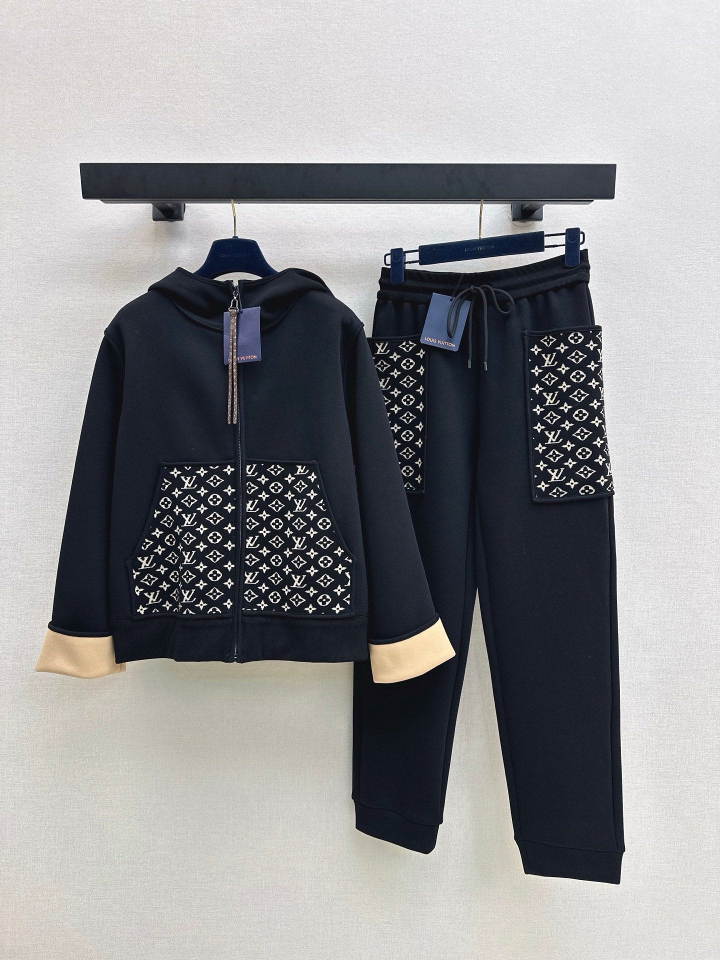 Loui* 25fw sweatshirt jacket