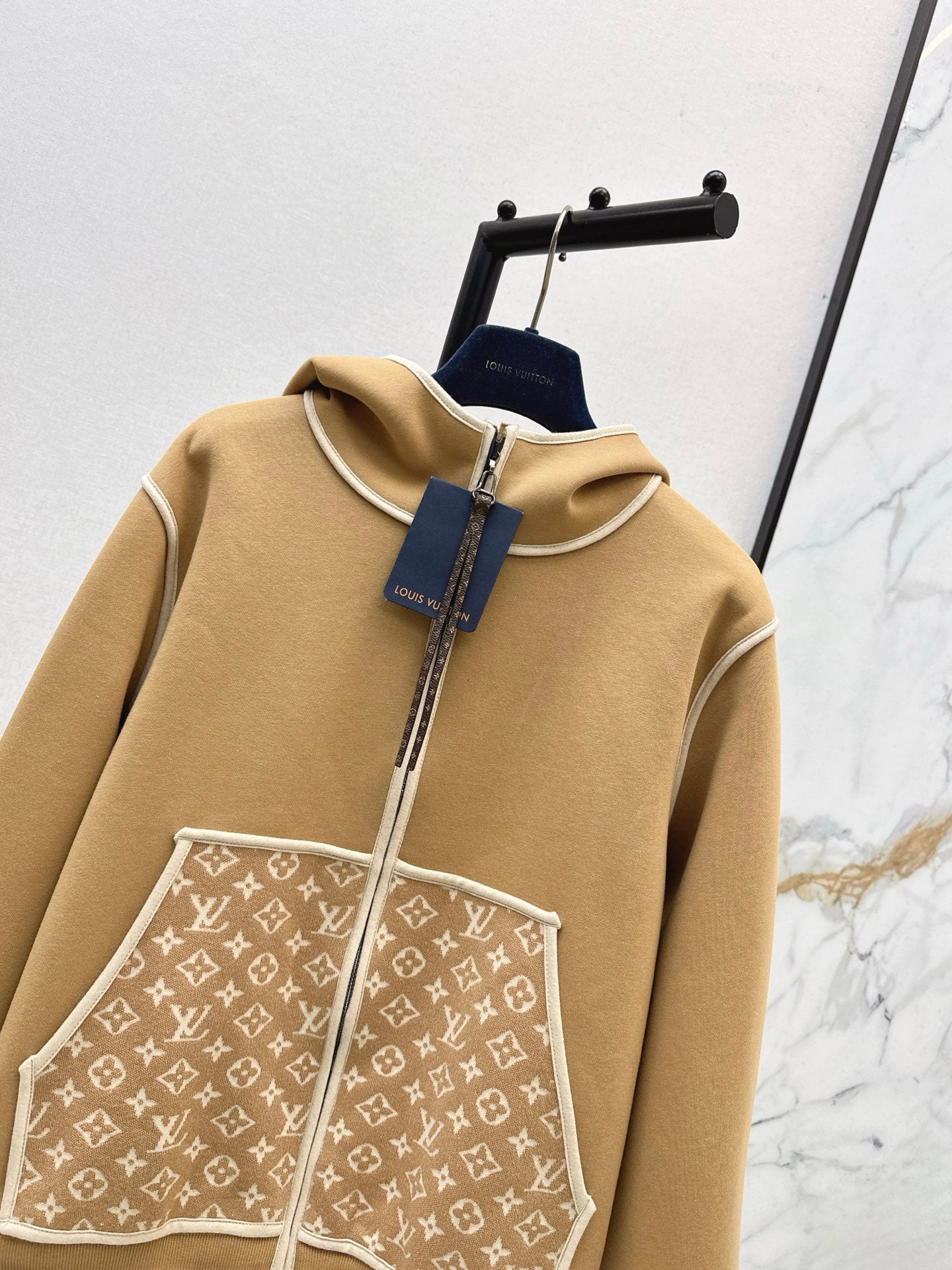 Loui* 25fw sweatshirt jacket