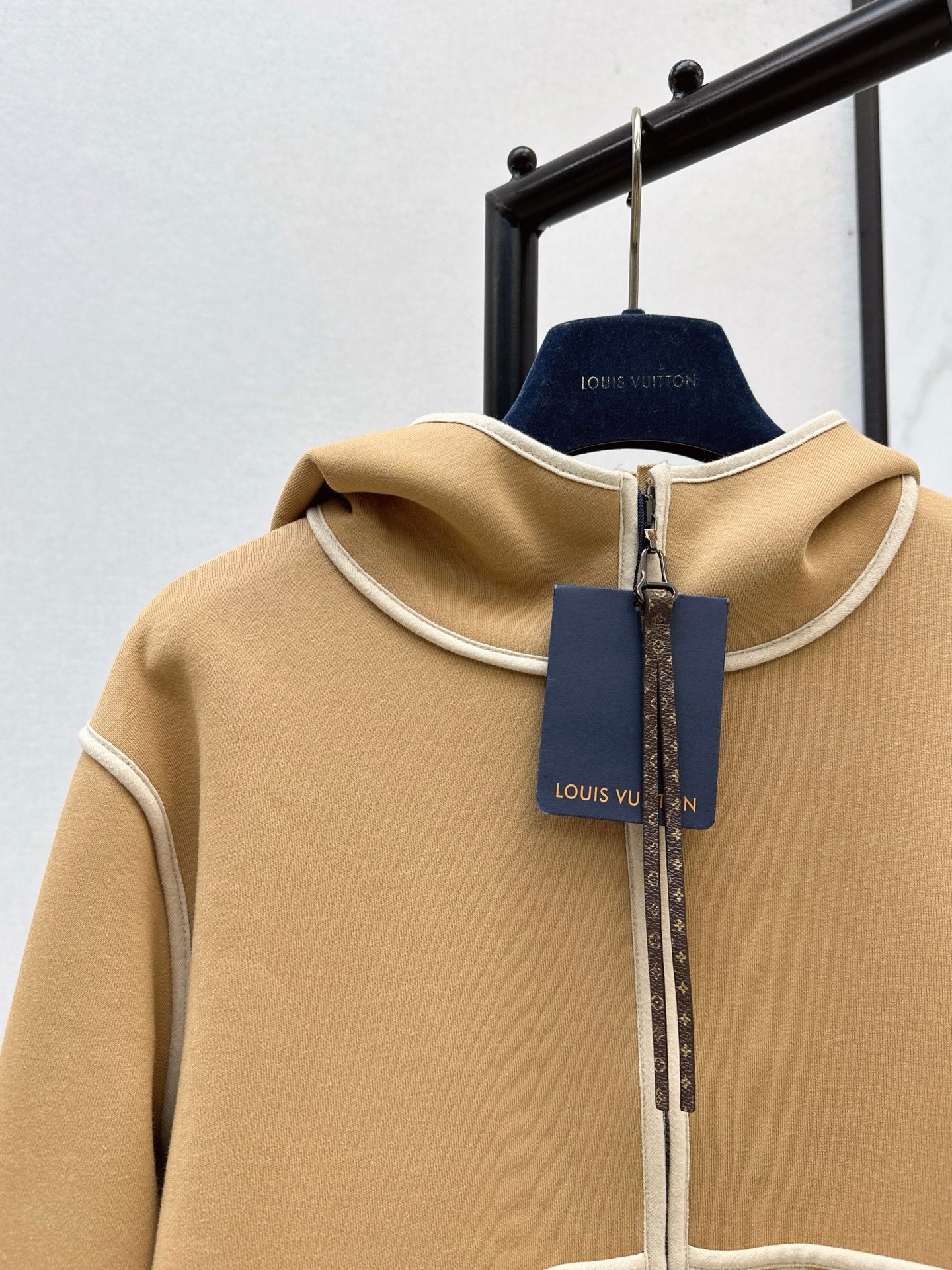 Loui* 25fw sweatshirt jacket