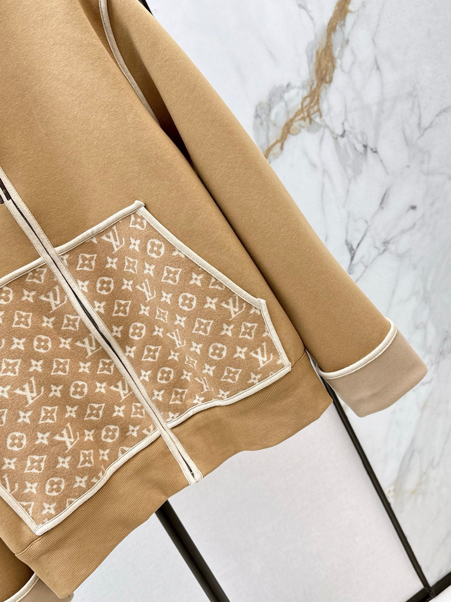 Loui* 25fw sweatshirt jacket