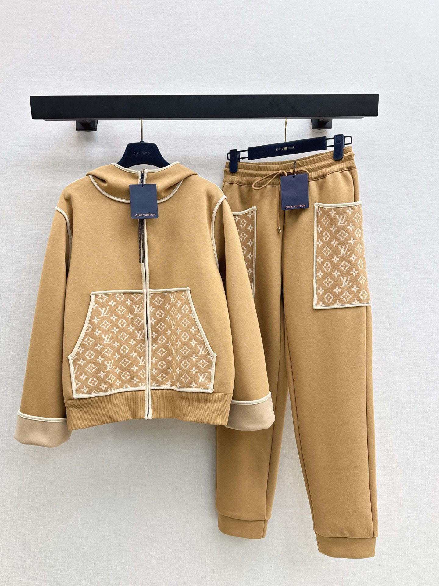 Loui* 25fw sweatshirt jacket