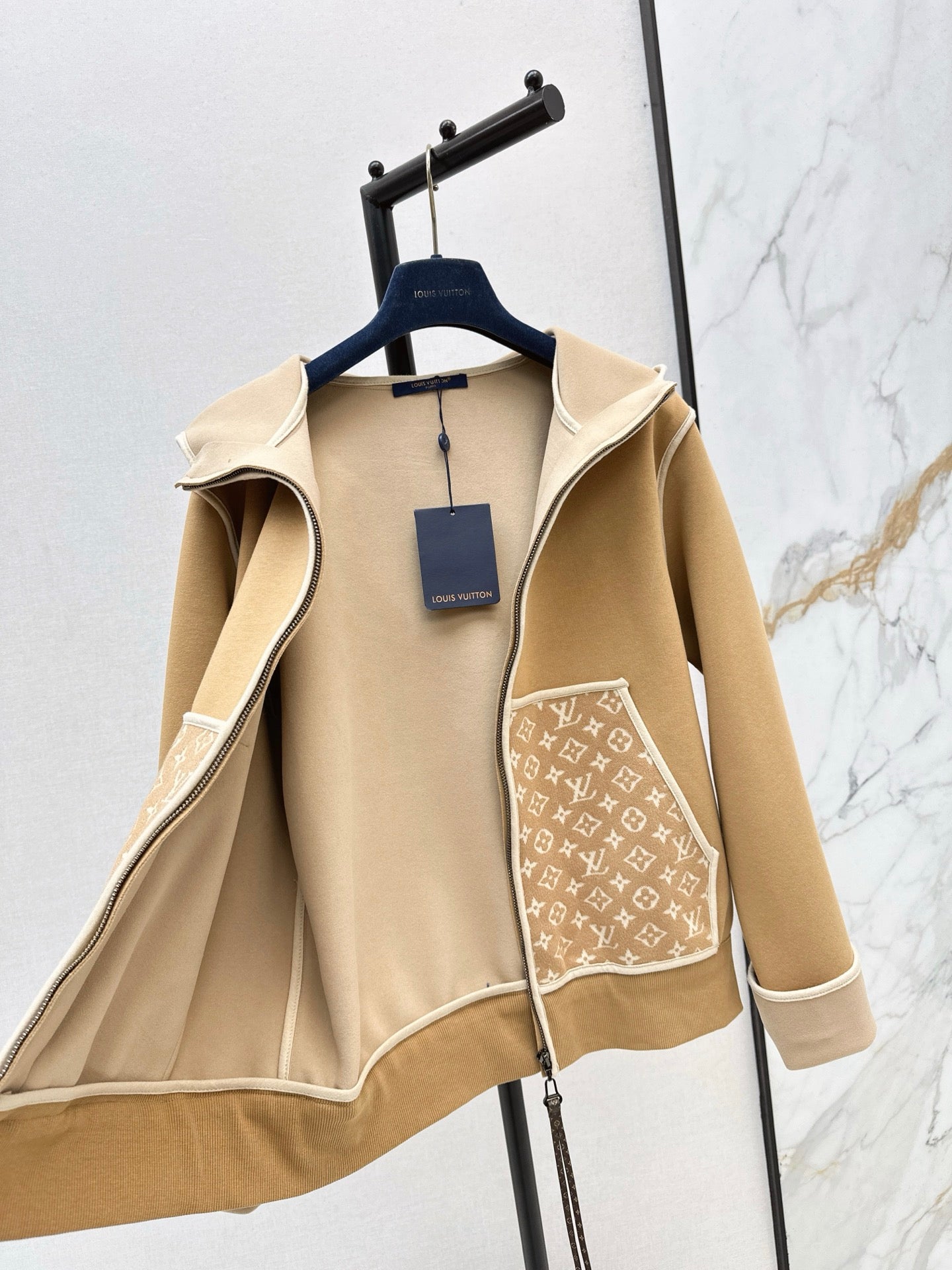 Loui* 25fw sweatshirt jacket