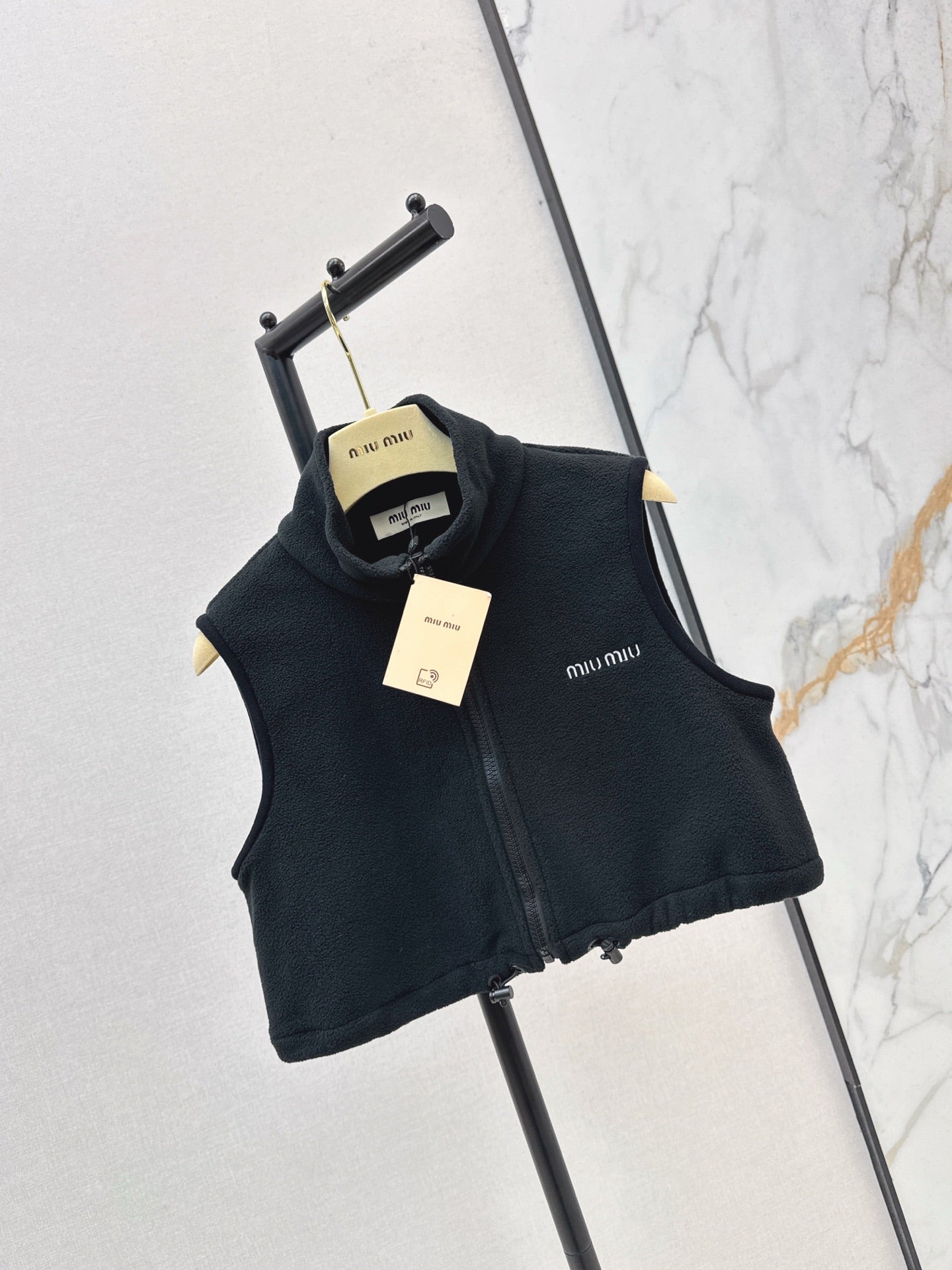 M*u 25fw vest
