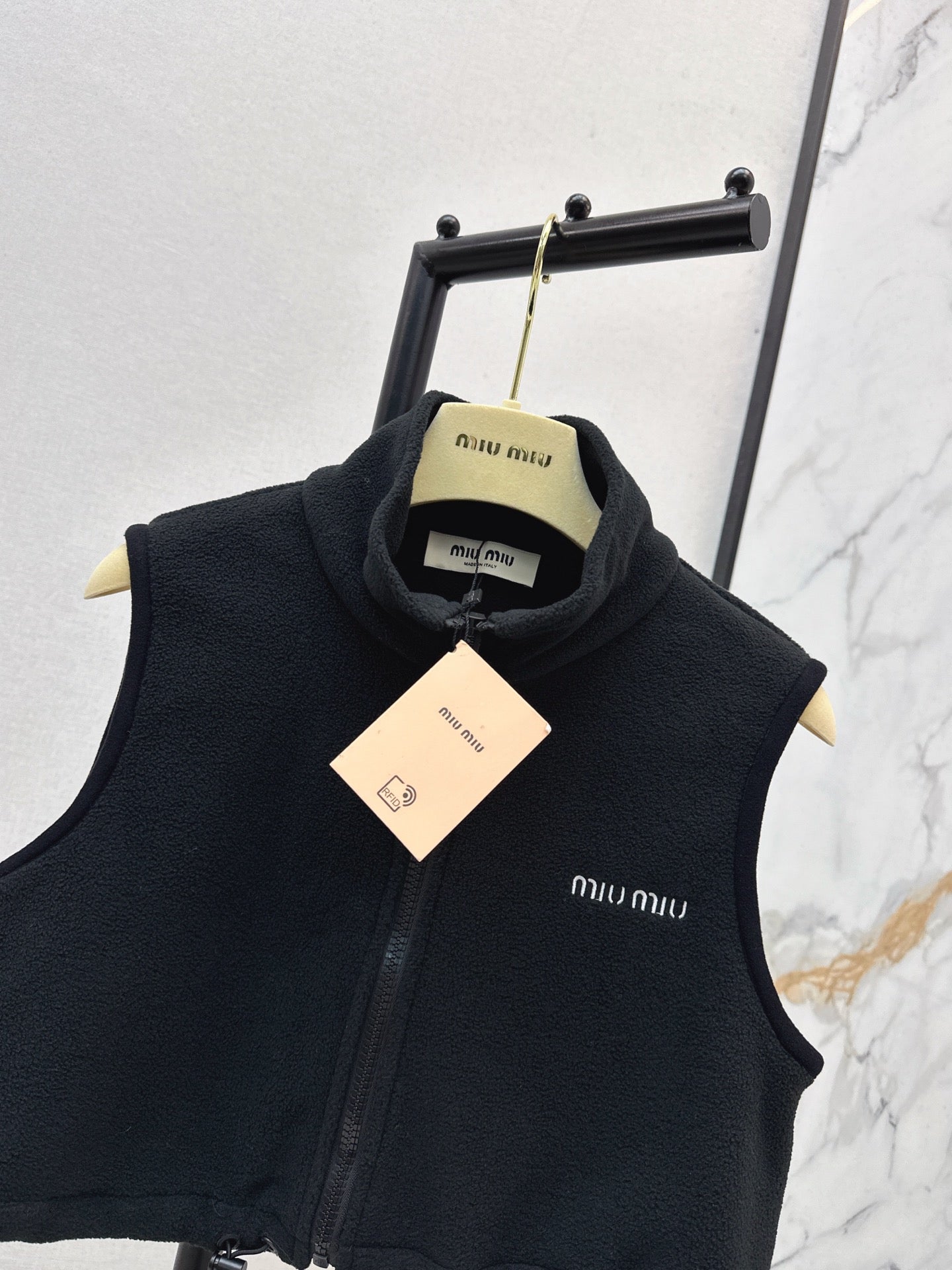 M*u 25fw vest