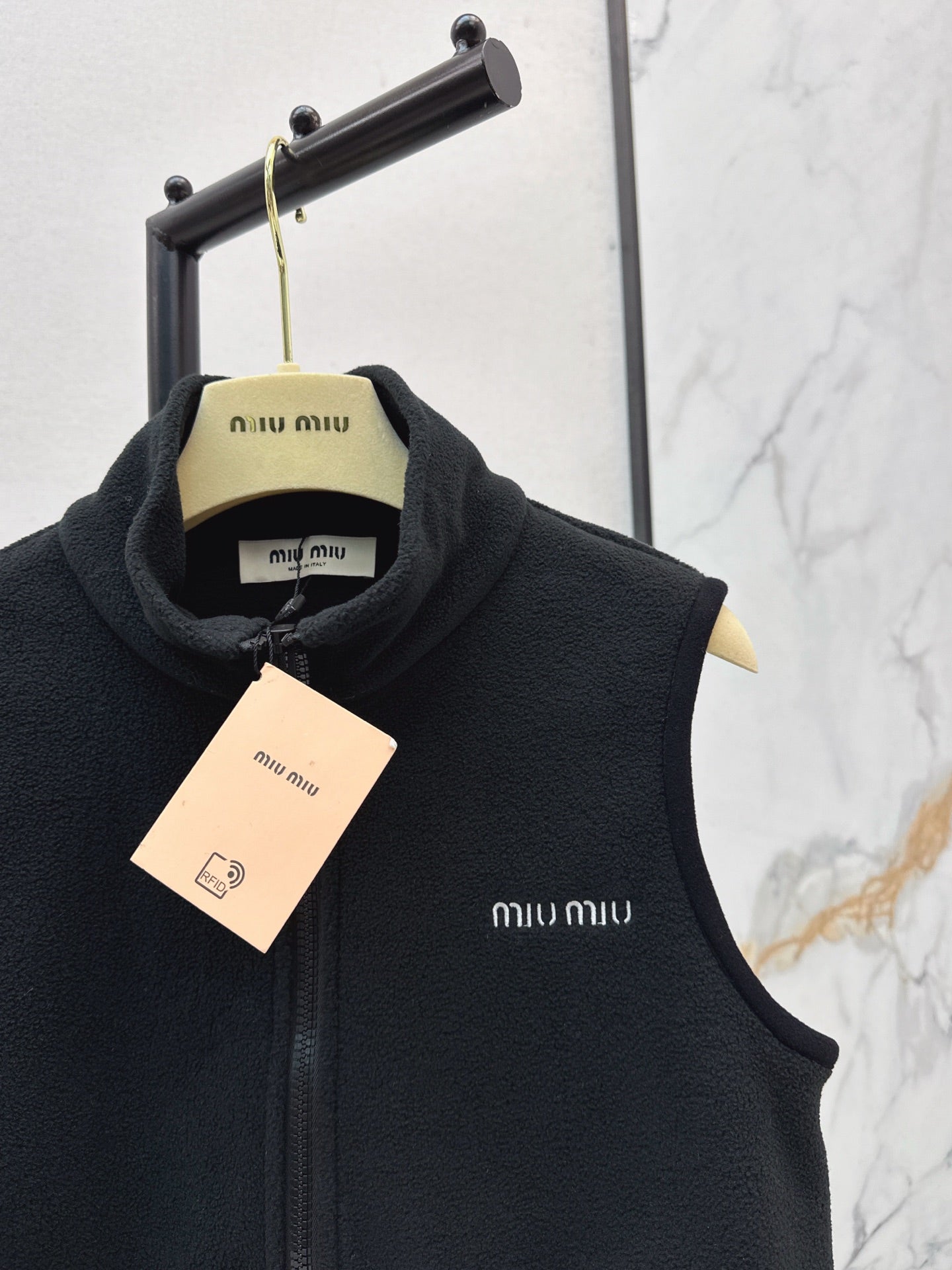 M*u 25fw vest