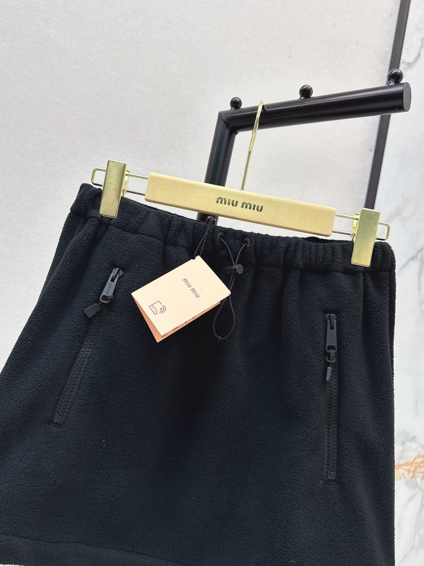 M*u 25fw skirt
