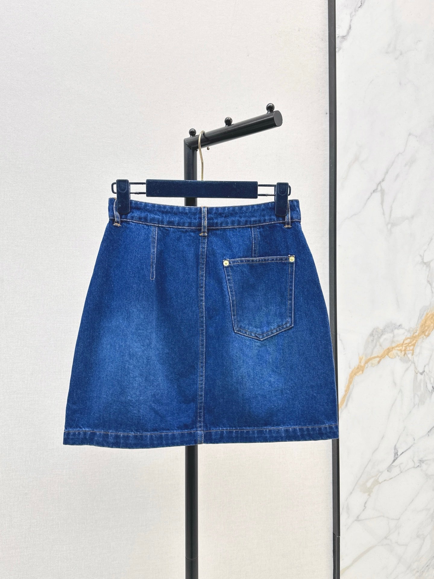 Loui* 25fw denim skirt