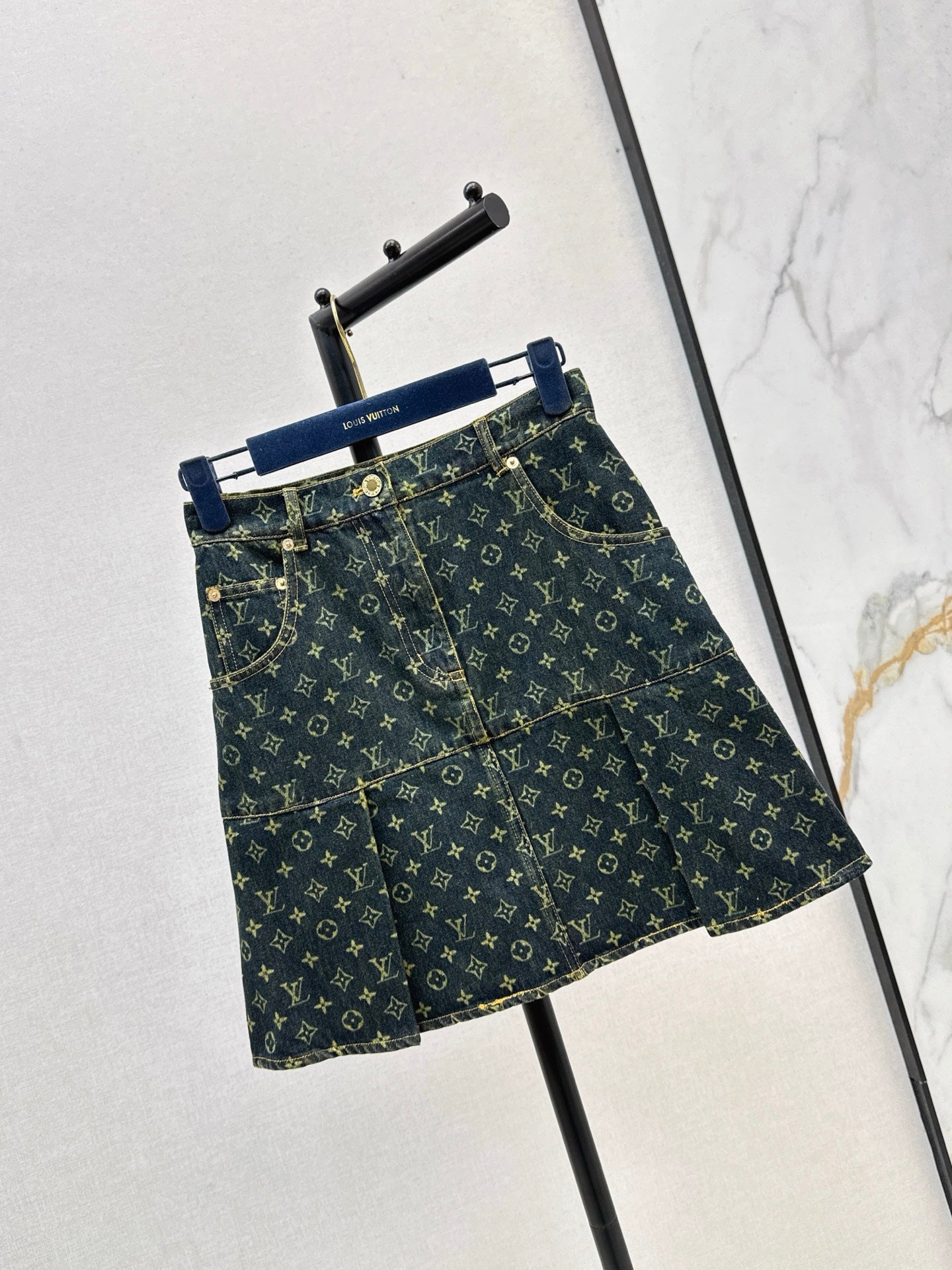 Loui* 25fw denim skirt