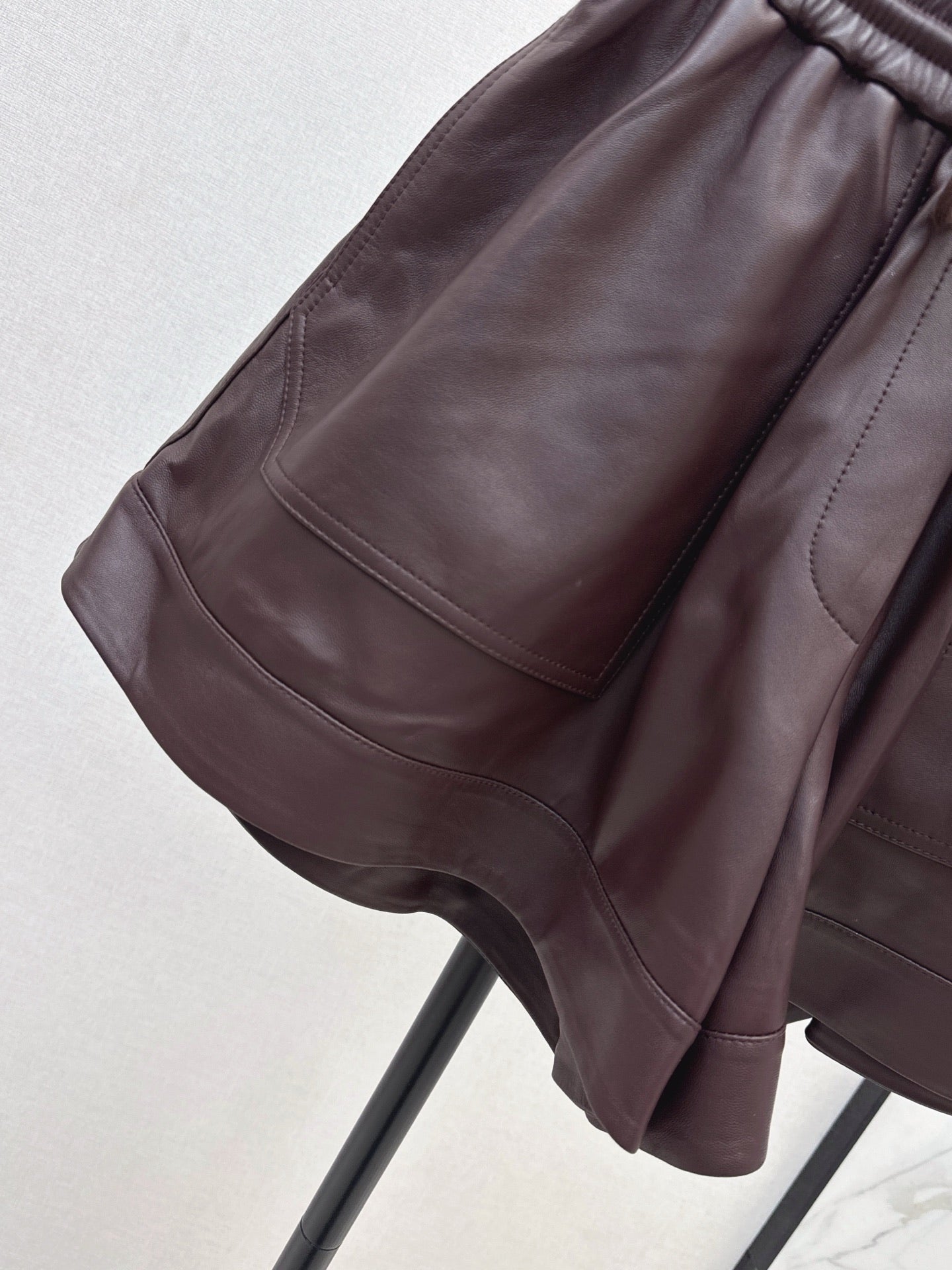 Loew* 25fw sheepskin short