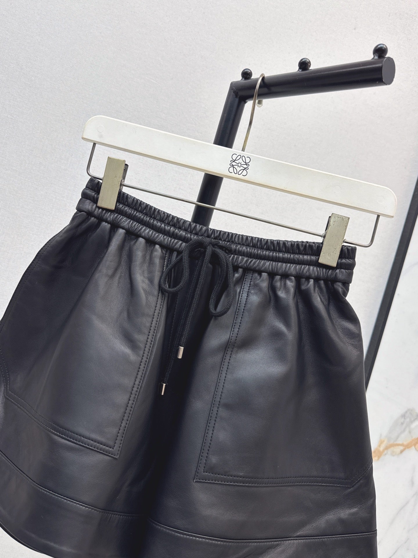 Loew* 25fw sheepskin short