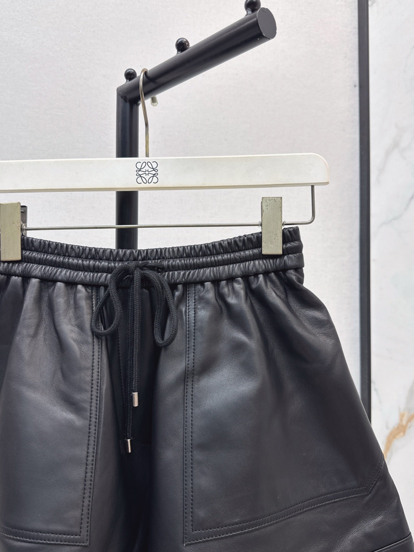 Loew* 25fw sheepskin short