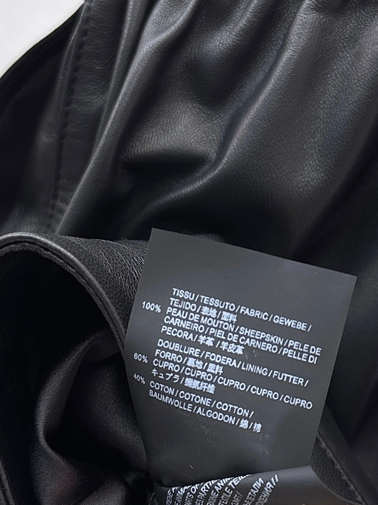 Loew* 25fw sheepskin short