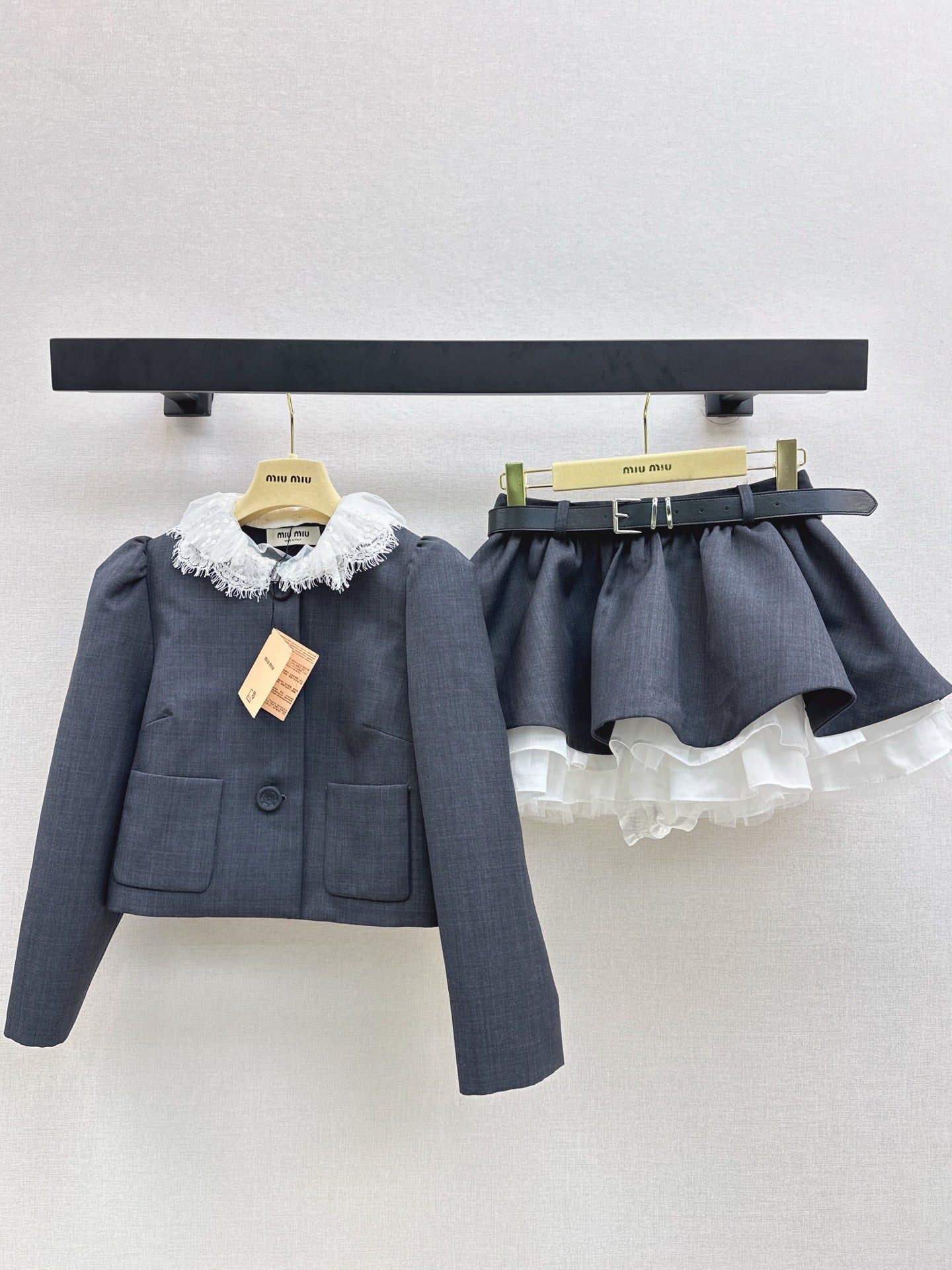 M*u 25fw wool lace suit