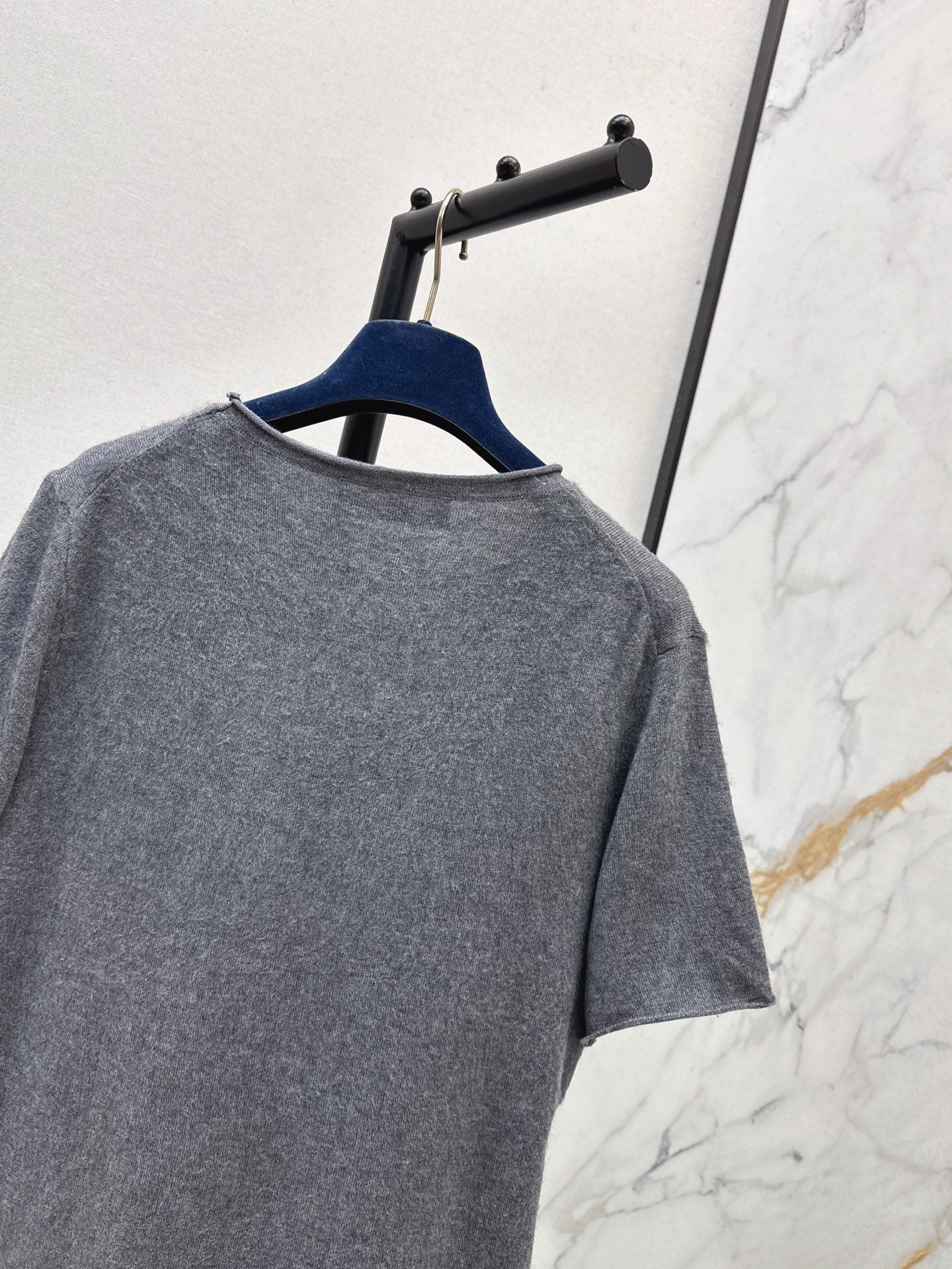 Loui* 25fw knitted T-shirt