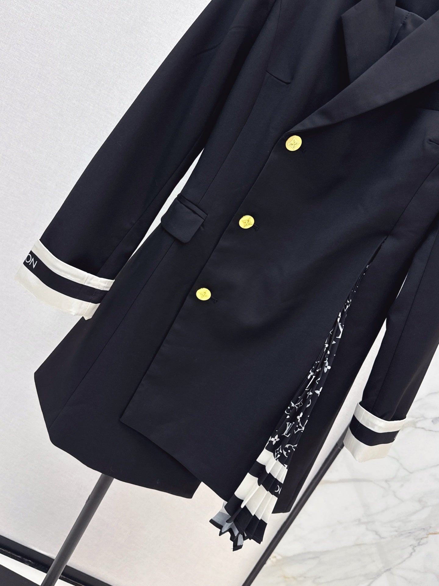 Loui* 25fw jacket